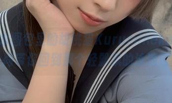 死库水图包里的胡桃猫Kurumineko，瞬间带你回到那个轻飘飘的泳池边