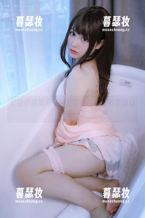 壁纸界的黑马——荒井喵喵学妹的原图让你来一发