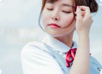 菠萝社 - 我发现，王语纯的这款无圣光效果眼镜，搭配原图也是一种特别的美，心中默默为她打call。
