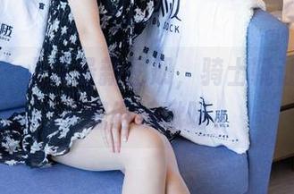 袜啵啵 - 小沫最新图册，骑士靴让人无奈又想继续瞅呀。
