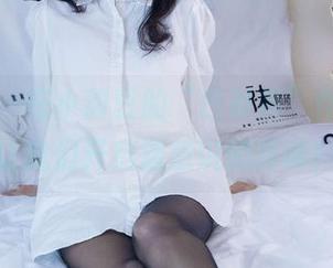 袜啵啵 - 在小甜豆的“白衬衫”作品中，让我们开启潜意识的阅读！