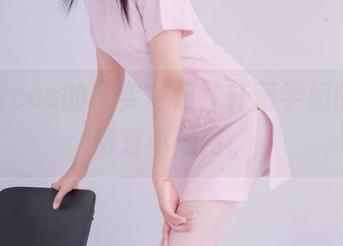 办公室cos的真实写照，轩萧学姐的下载绝对不浪费。