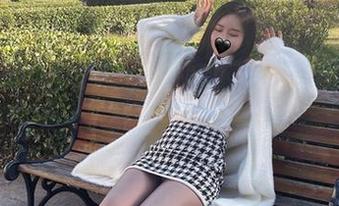 微密圈 - 软妹小九九校园高手，高清谢幕，快来下载这一瞬的灵感～