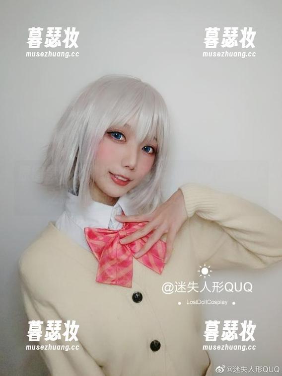 迷失人形QUQ 原图意外地捕捉到,迷失人形QUQ的网袜之舞,略显神秘却又透着俏皮。