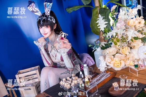 露儿大魔王 露儿大魔王的“菲欧娜”新图印象深刻,更新后的这系列真让人流连忘返。