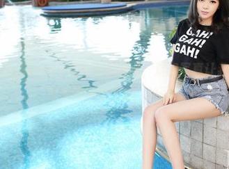 青豆客 - 子纯儿Annie和礼服的组合，这组写真让我脑海里满是“我想吃高级大餐”的画面。