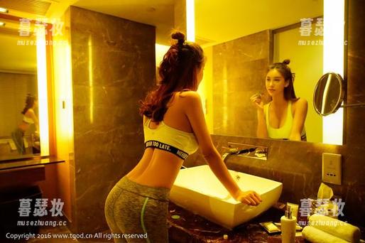 青豆客 - 魏扭扭的修女套图：看她在祈祷，顺便想到了晚餐菜单…