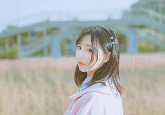 面饼仙儿诠释了脑内少女，黑丝JK的美图分享，哟，这是在放闪吗！