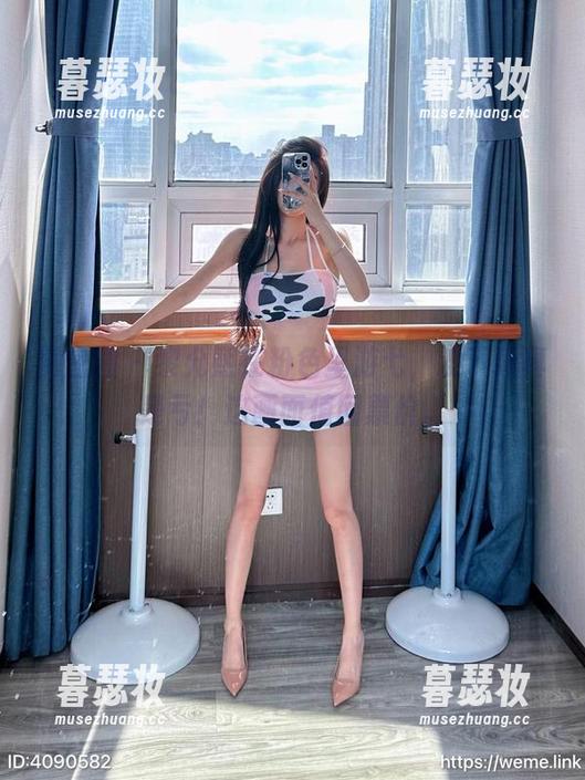 黎允熙 微密圈 - 黎允熙在粉色里游弋,没下载真是亏!这画面值回票价。