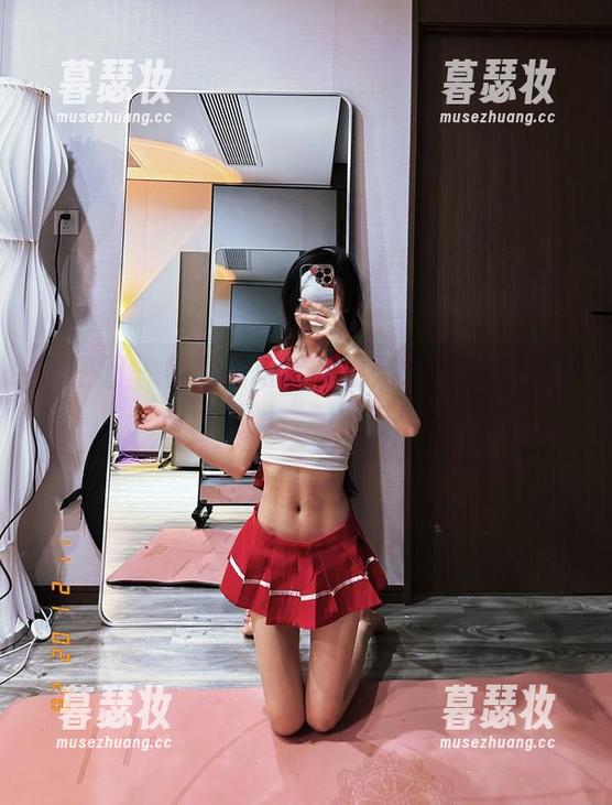 黎允熙 微密圈 - 委屈的短裤和黎允熙:看着好看,却让腿部“喘不过气”!