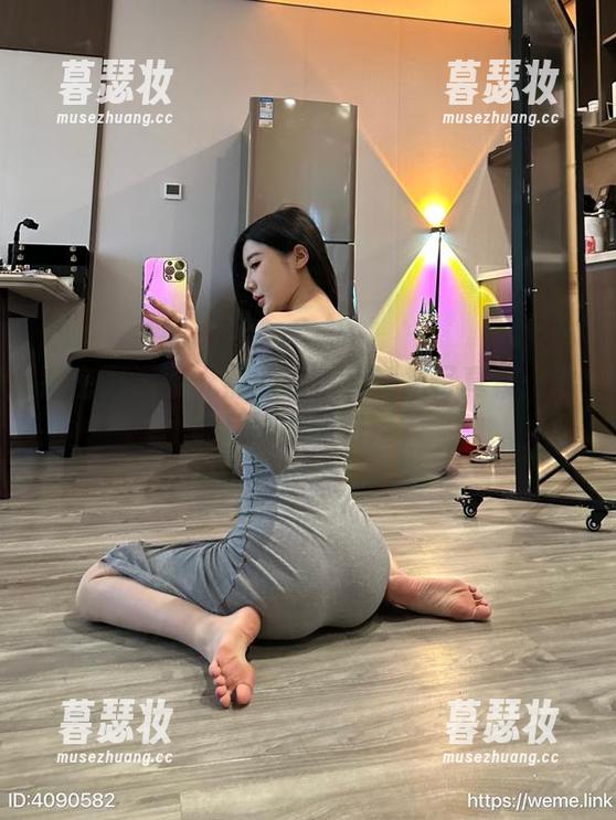 黎允熙 微密圈 - 黎允熙的灰色后妈裙写真集:谁说后妈不能时髦?